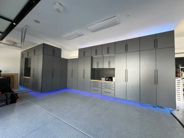 FLOOR TO CEILING image